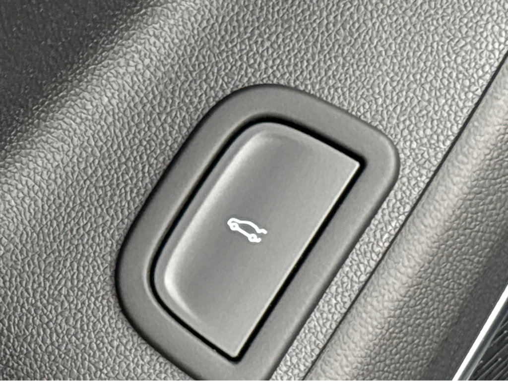 Used 2026 Chevrolet Traverse RS image 28