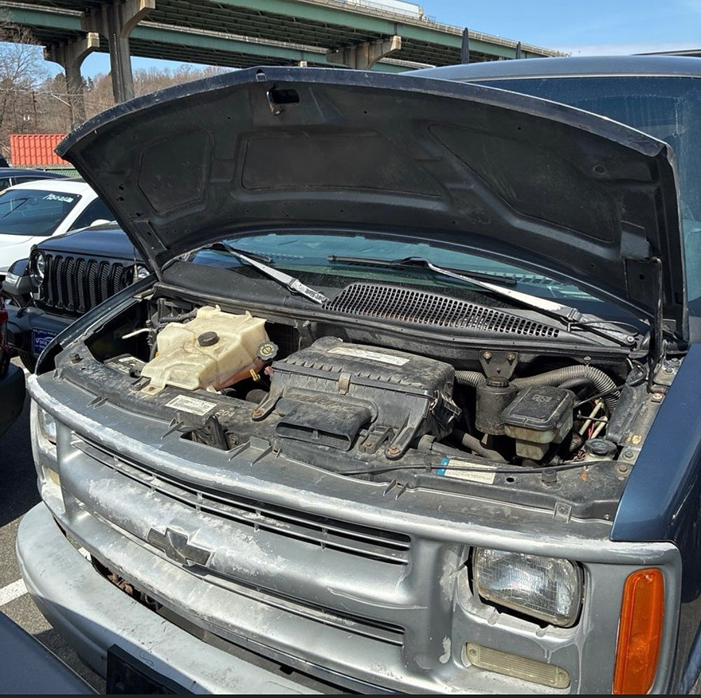 Used 1999 Chevrolet Express 3500 Extended RWD image 29