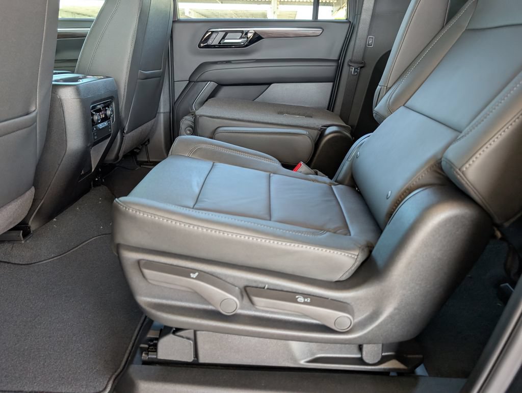 New 2026 Chevrolet Suburban LT w/ Comfort Package RWD image 7