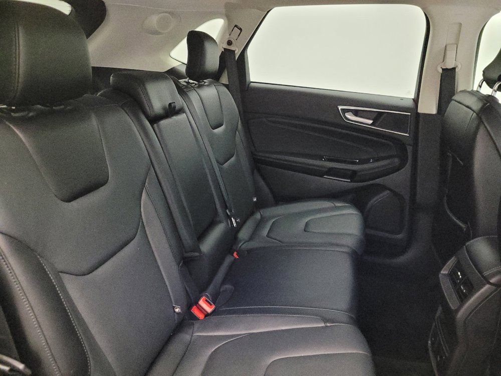 Used 2018 Ford Edge Titanium w/ Ford Safe & Smart Package image 19