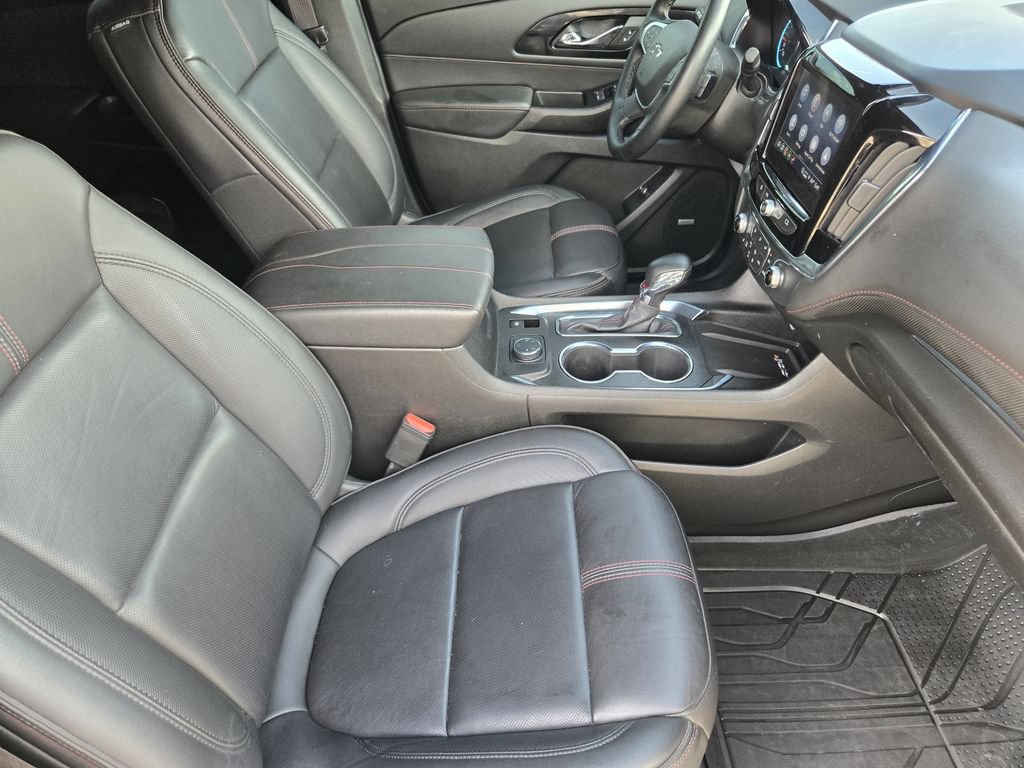 Used 2023 Chevrolet Traverse RS w/ LPO, Floor Liner Package AWD/4WD image 16