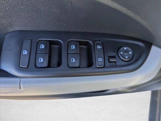 Certified 2025 Hyundai Venue SEL FWD image 10