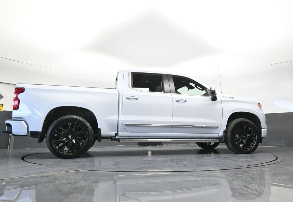 Used 2026 Chevrolet Silverado 1500 High Country w/ Technology Package AWD/4WD image 78