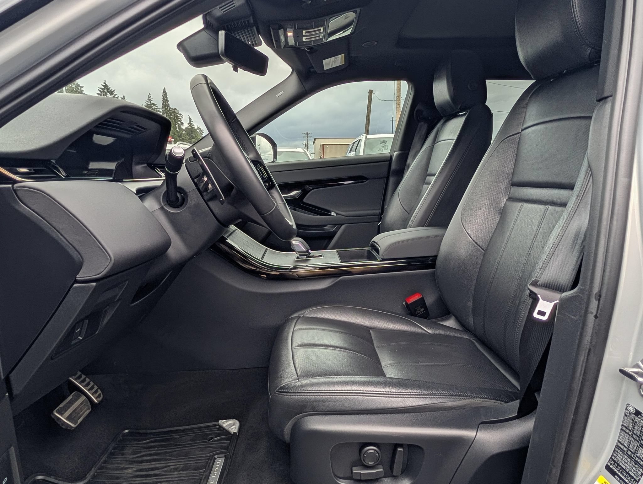 Used 2024 Land Rover Range Rover Evoque Dynamic SE AWD/4WD image 5
