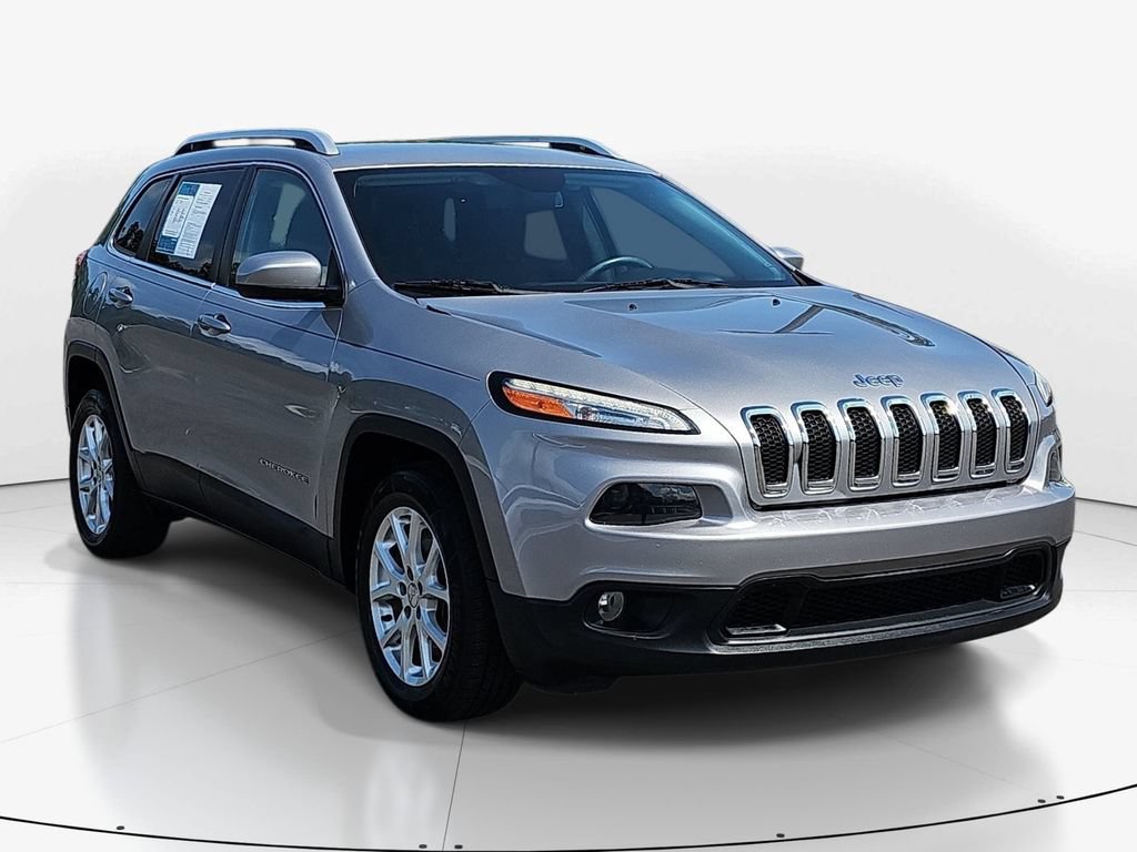 Used 2018 Jeep Cherokee Latitude Plus w/ Comfort/Convenience Group FWD video 3