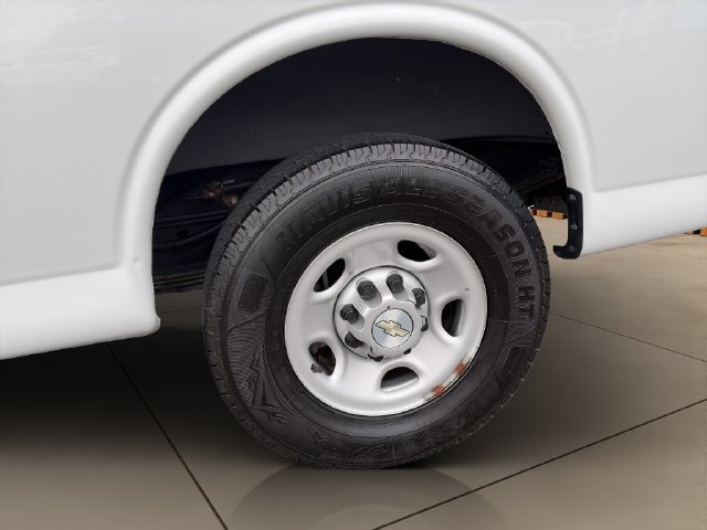 Used 2021 Chevrolet Express 2500 Extended w/ Driver Convenience Package RWD image 5