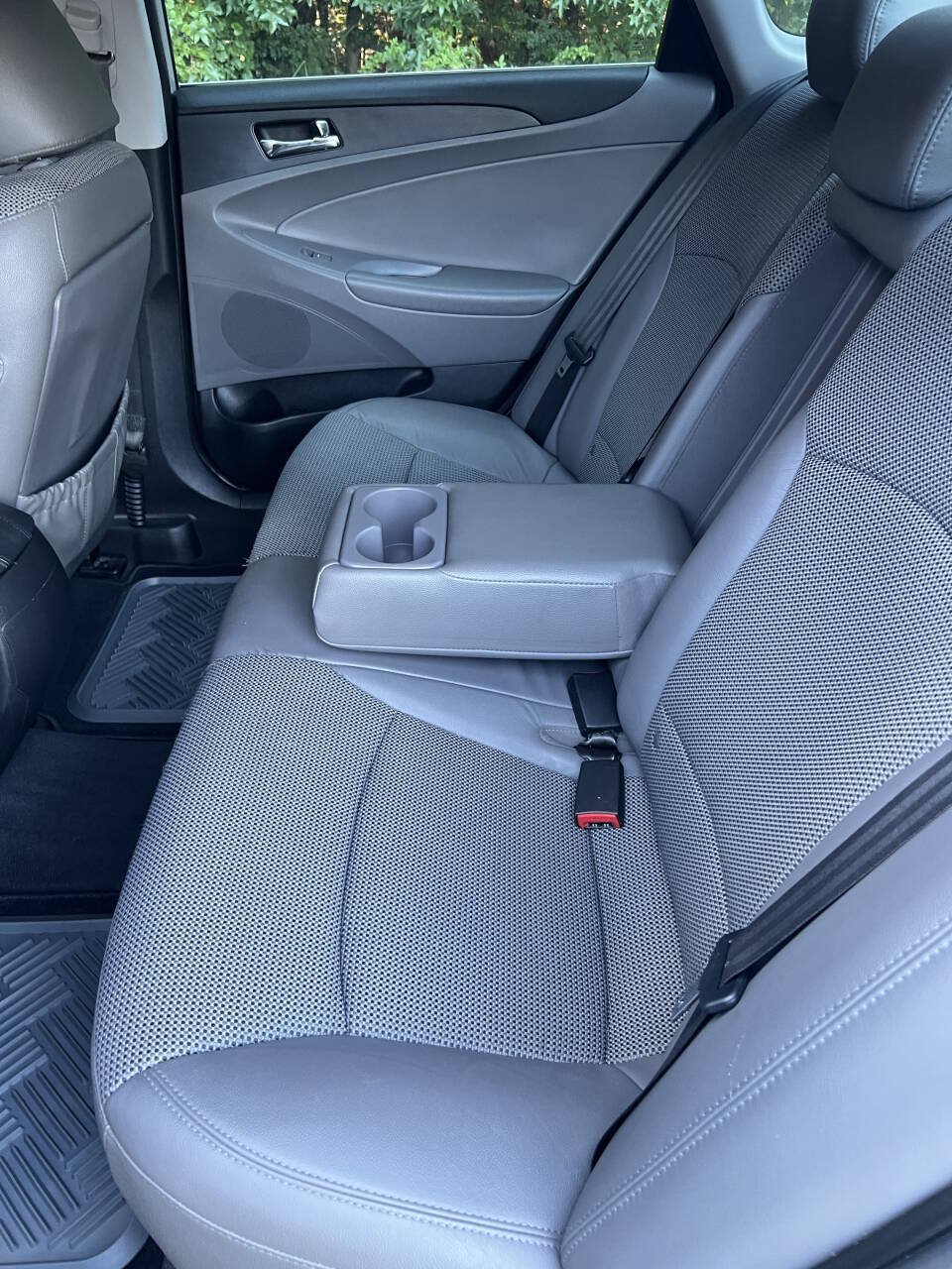 Used 2011 Hyundai Sonata SE FWD image 11