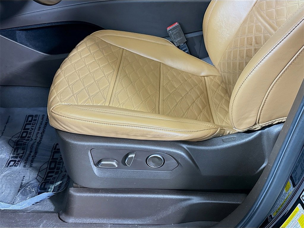 Used 2021 Cadillac Escalade ESV Sport w/ Driver Assist Tech Package image 28