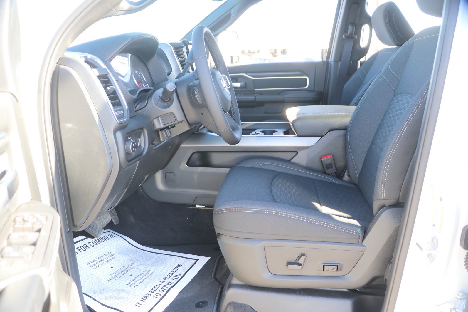 New 2026 RAM 2500 Big Horn AWD/4WD image 13