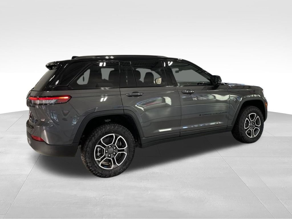 New 2024 Jeep Grand Cherokee Trailhawk w/ Advanced Protech Group II AWD/4WD image 4