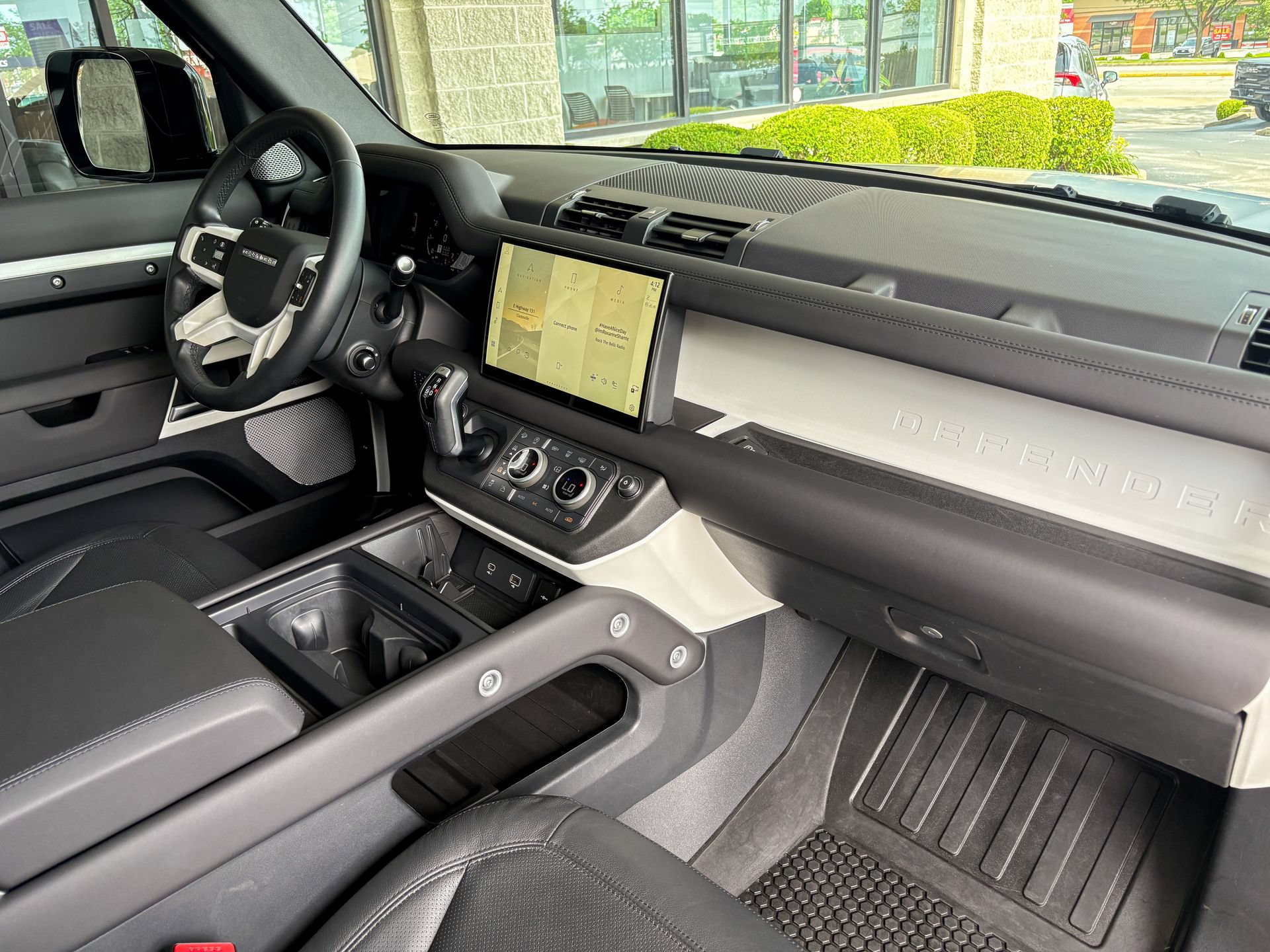 Used 2024 Land Rover Defender 130 S AWD/4WD image 26