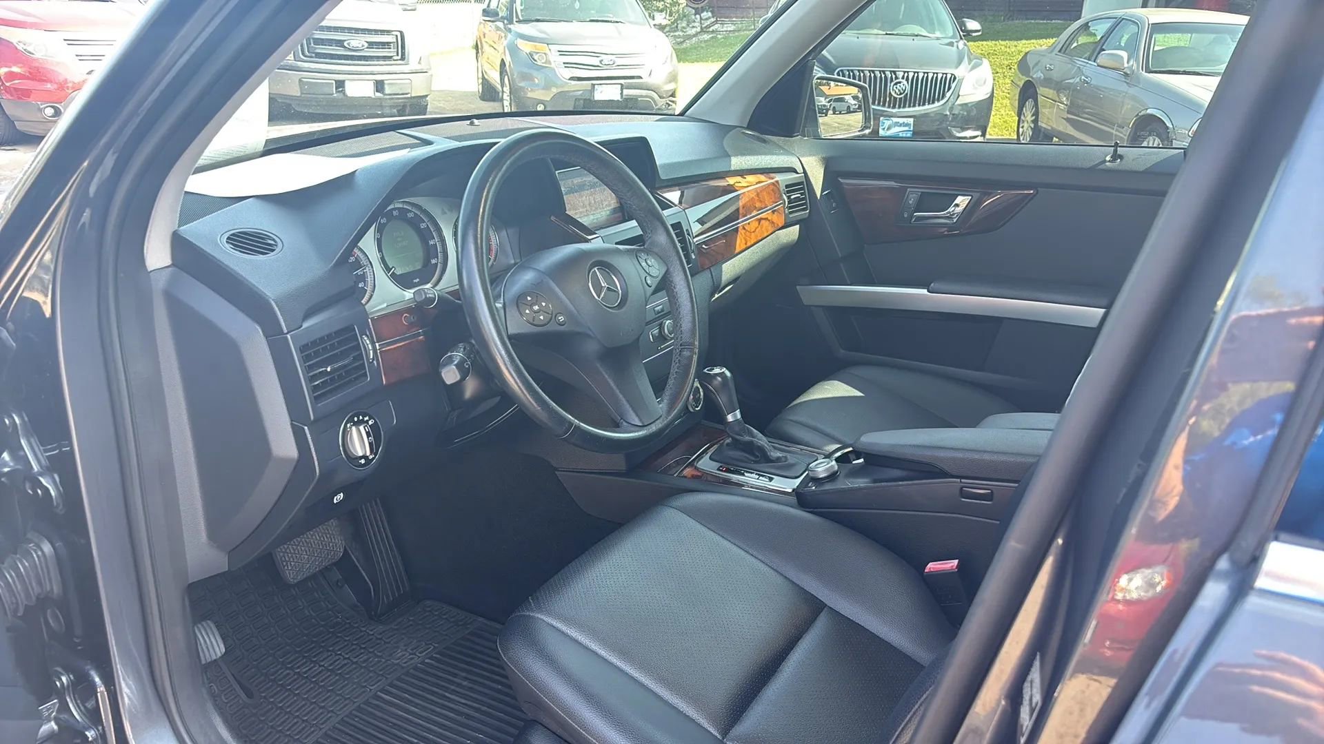 Used 2010 Mercedes-Benz GLK 350 4MATIC image 15