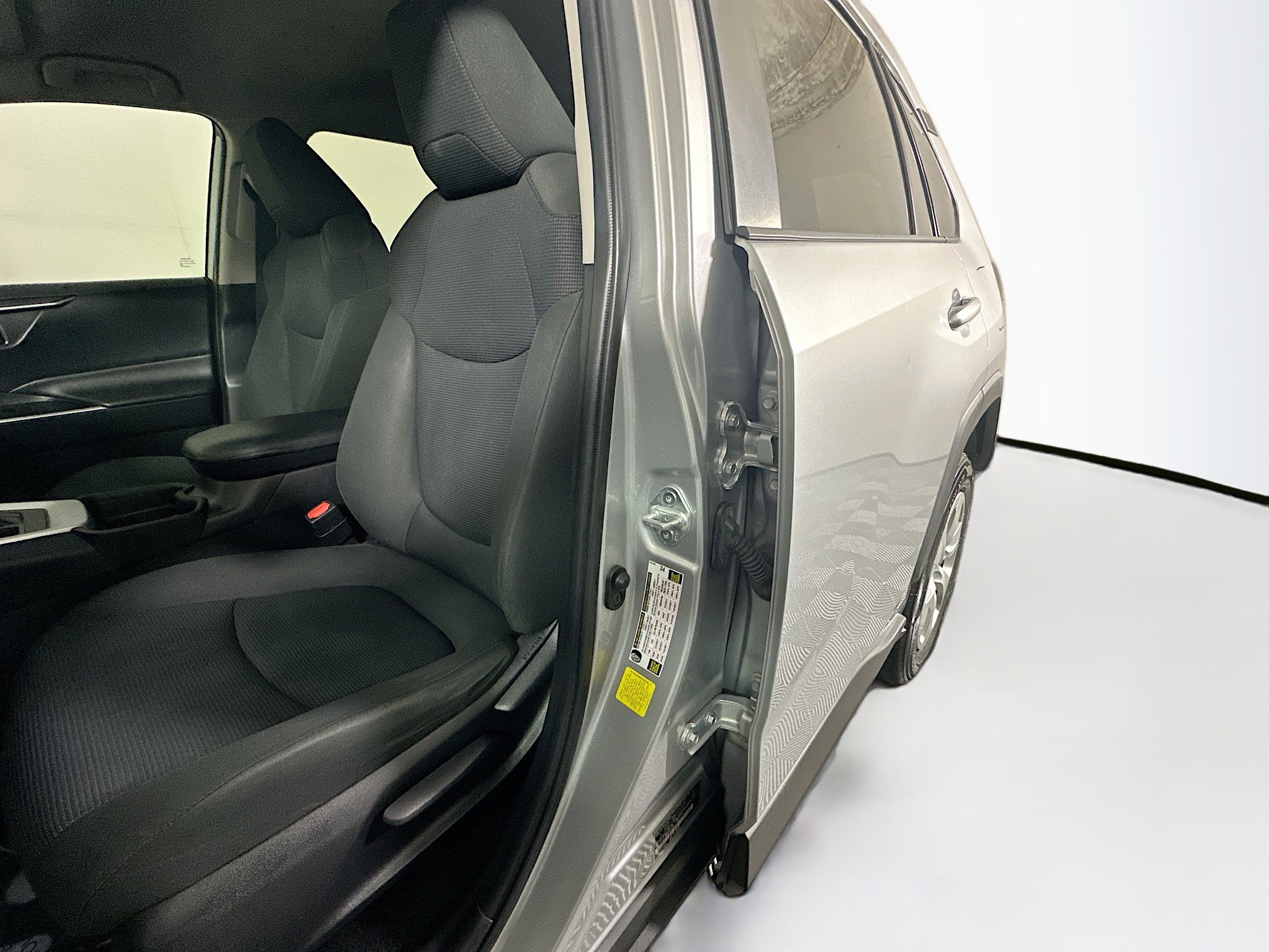 Used 2021 Toyota RAV4 LE FWD image 12