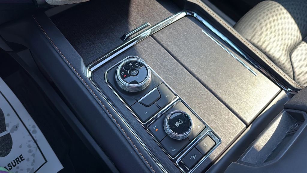 Used 2024 Ford Expedition Platinum AWD/4WD image 38