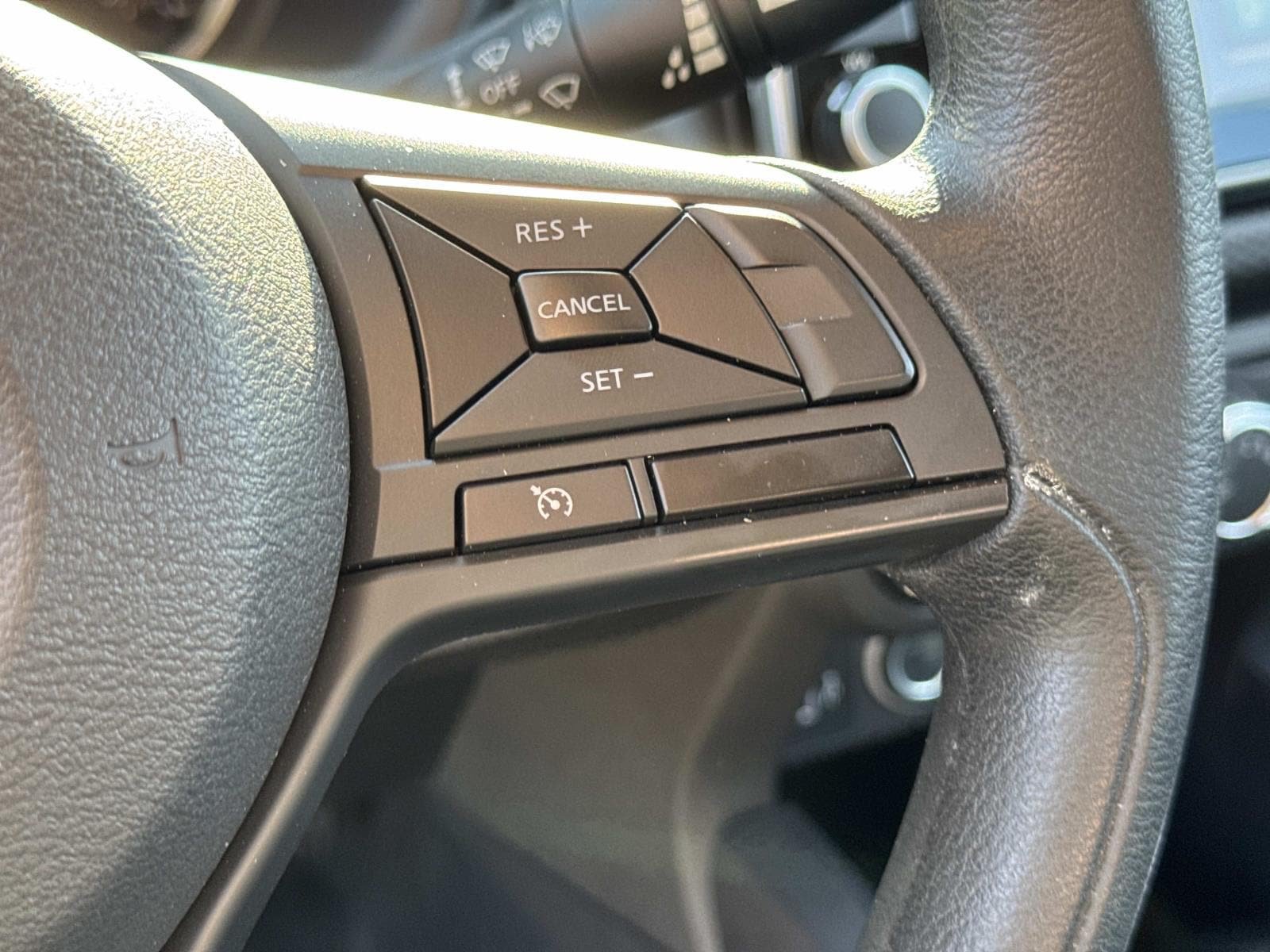 Used 2025 Nissan Kicks Play S FWD image 31