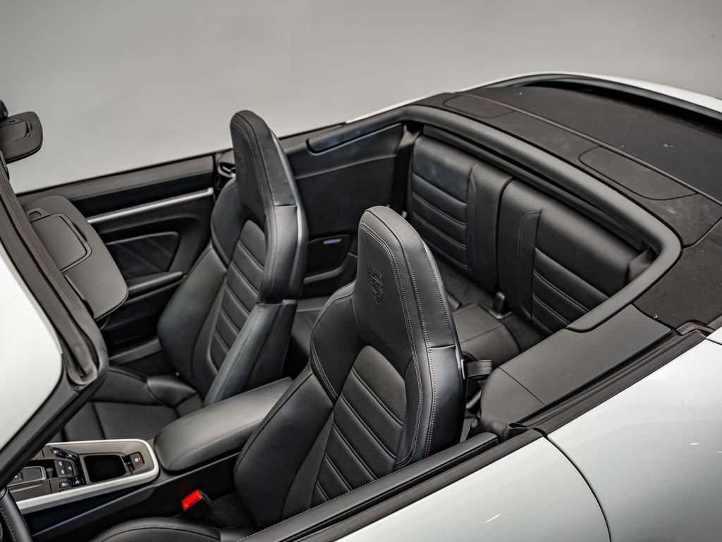 Certified 2025 Porsche 911 Carrera RWD image 27