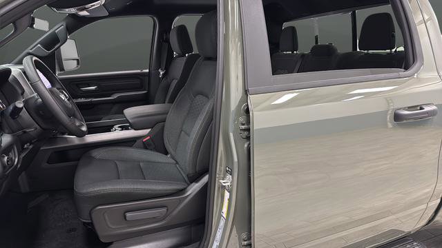New 2026 RAM 1500 Express AWD/4WD image 9