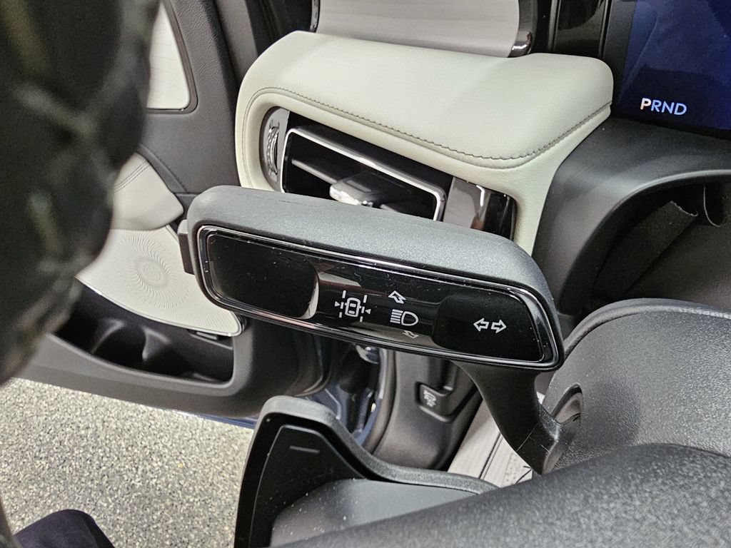 Used 2026 Lincoln Aviator Reserve AWD/4WD image 32
