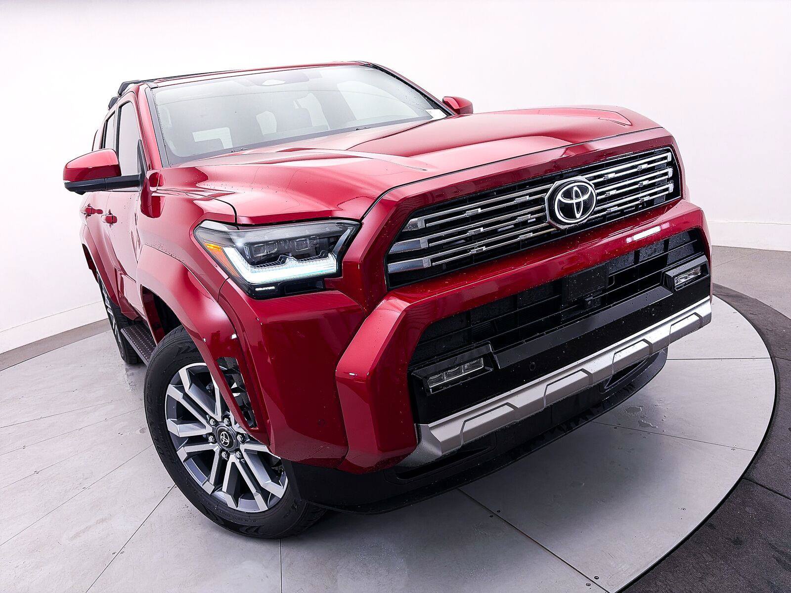 Used 2025 Toyota 4Runner Limited AWD/4WD image 9