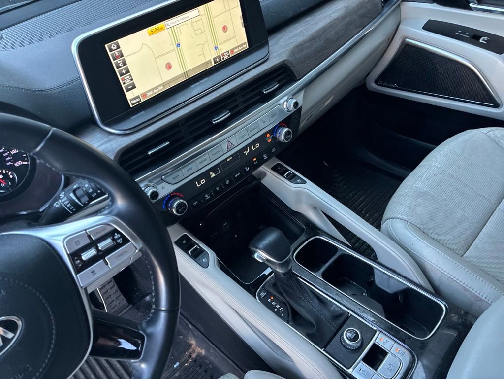 Used 2020 Kia Telluride SX w/ Towing Package FWD image 22