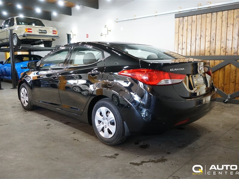 Used 2013 Hyundai Elantra Sedan FWD image 6