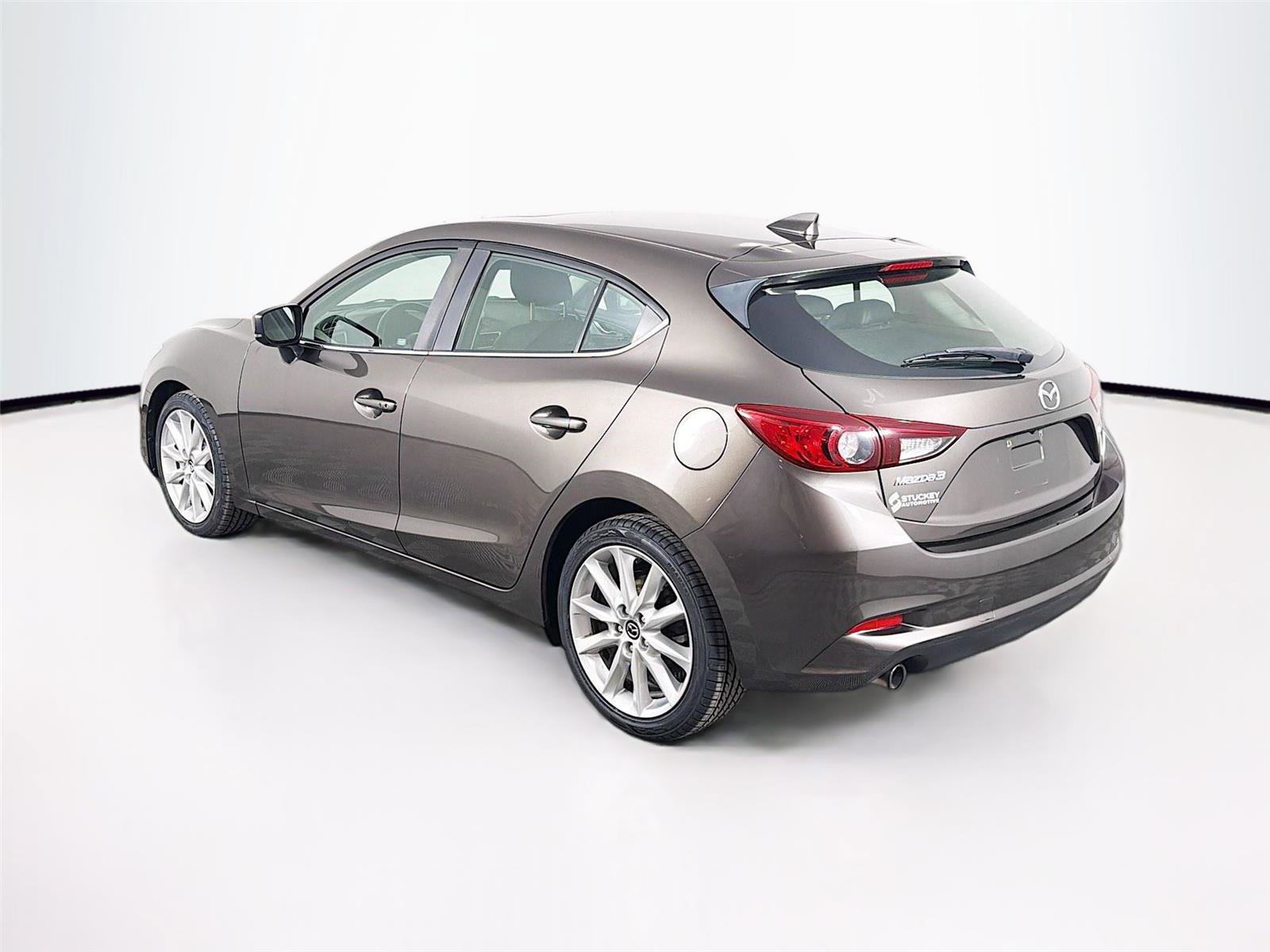 Used 2017 MAZDA MAZDA3 Grand Touring image 5