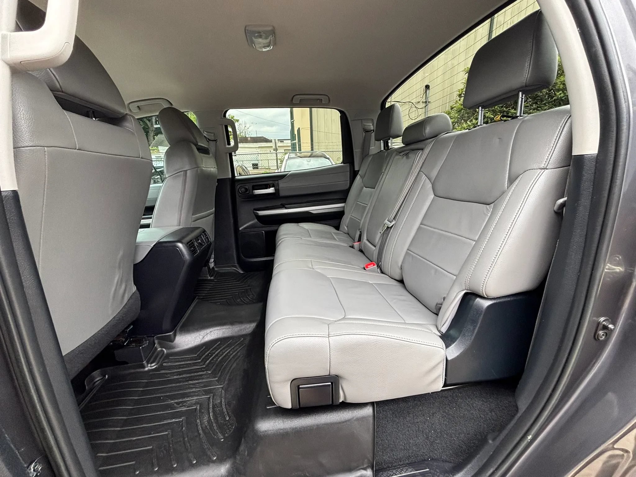 Used 2017 Toyota Tundra Limited w/ Limited Premium Package AWD/4WD image 22