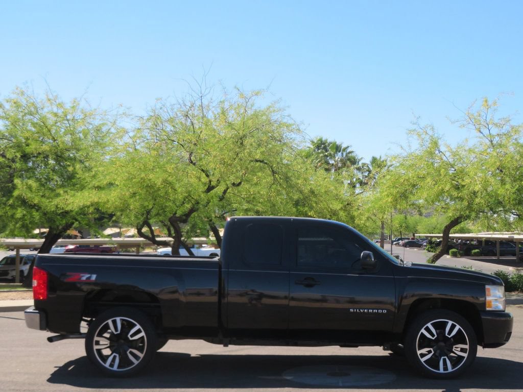 Used 2013 Chevrolet Silverado 1500 LT w/ All-Star Edition RWD image 3