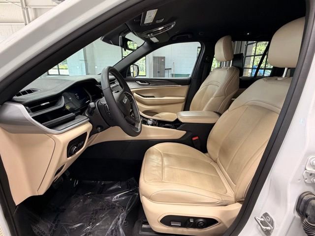 Used 2023 Jeep Grand Cherokee Limited w/ Rear Seat Video Group I AWD/4WD image 23