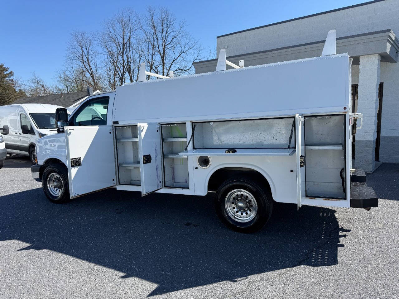 Used 2010 Chevrolet Express 3500 RWD image 8