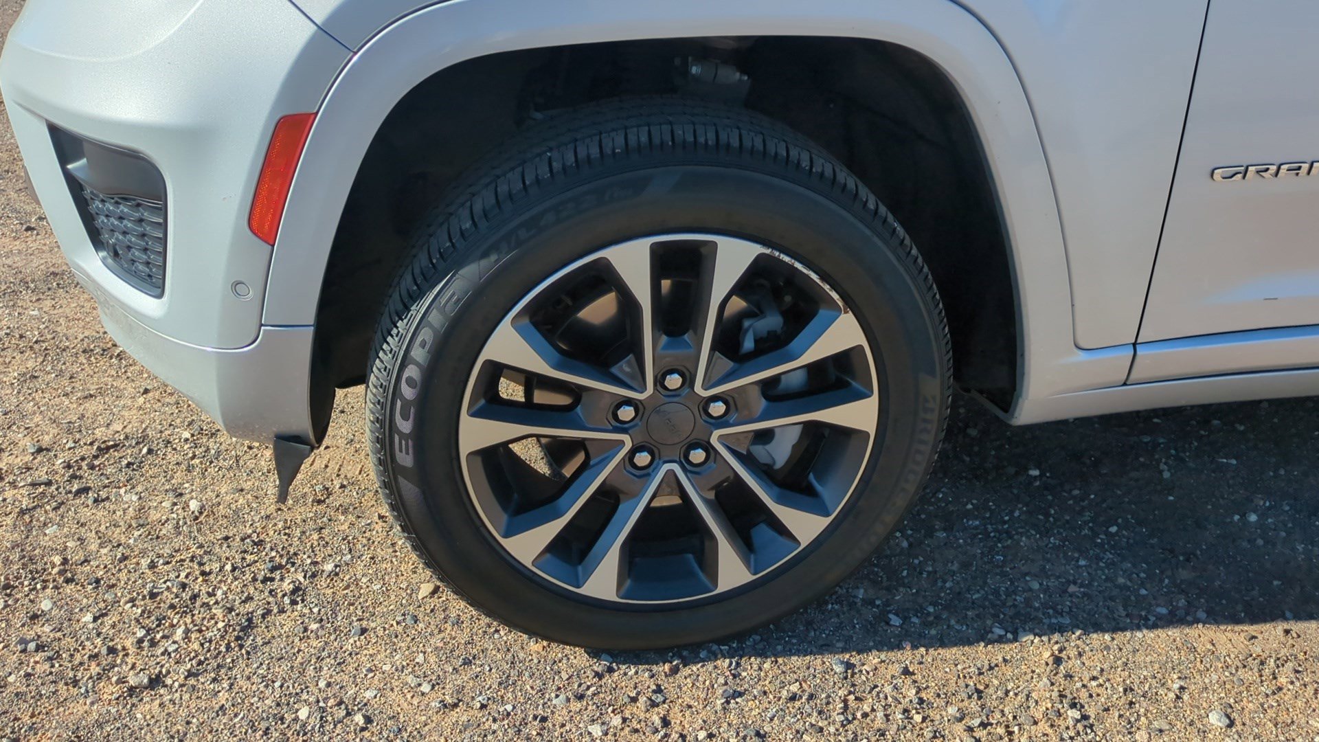 Used 2023 Jeep Grand Cherokee L Overland image 10