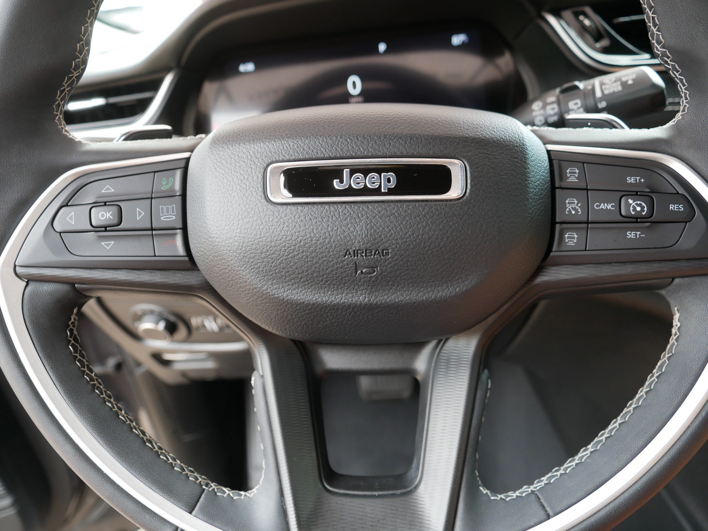 Used 2023 Jeep Grand Cherokee L Laredo AWD/4WD image 25