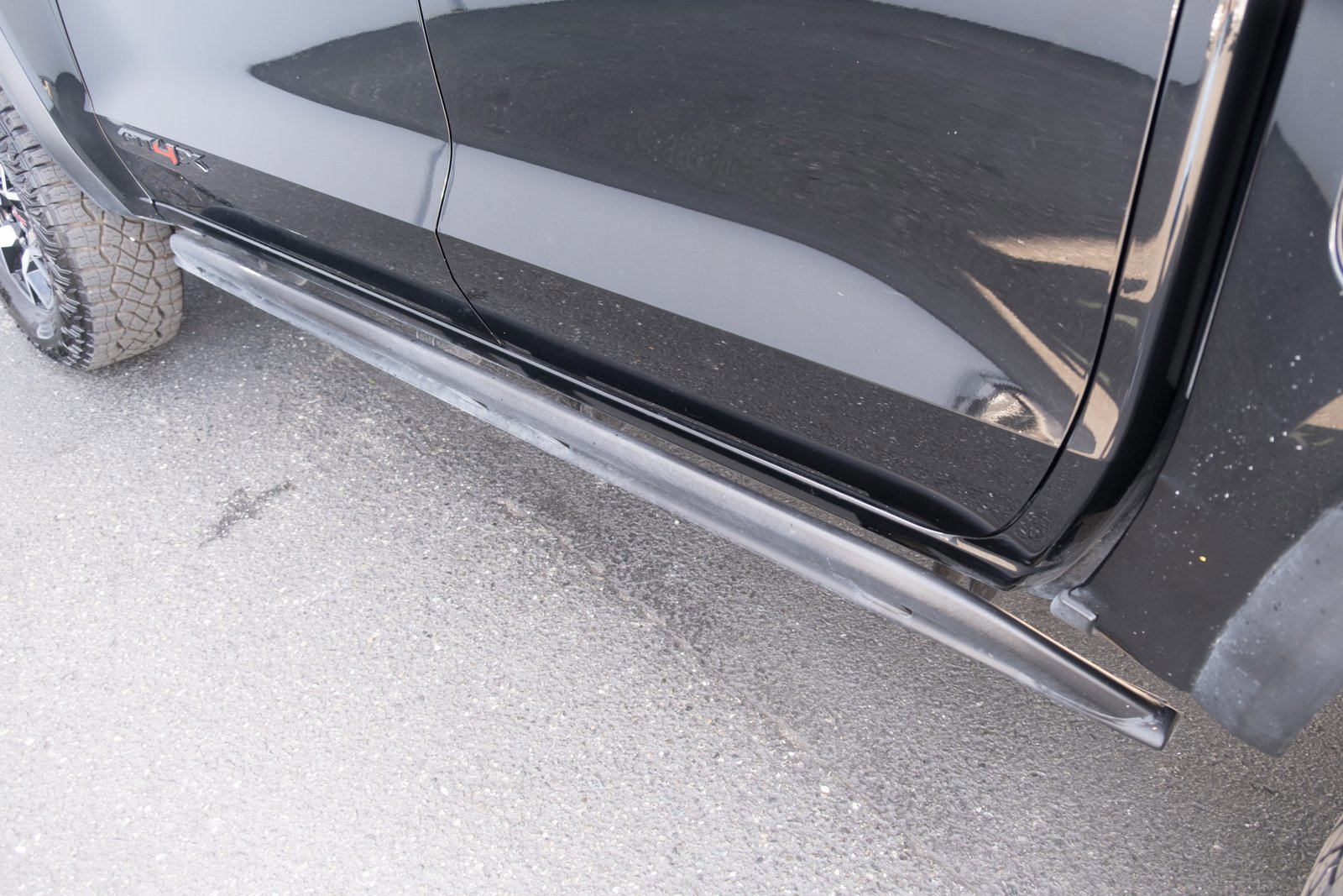 Used 2024 GMC Canyon AT4X image 31