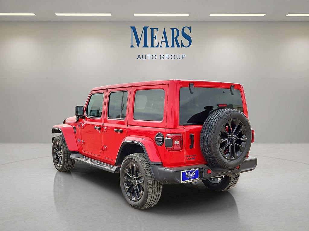 Used 2025 Jeep Wrangler Sahara 4xe image 3