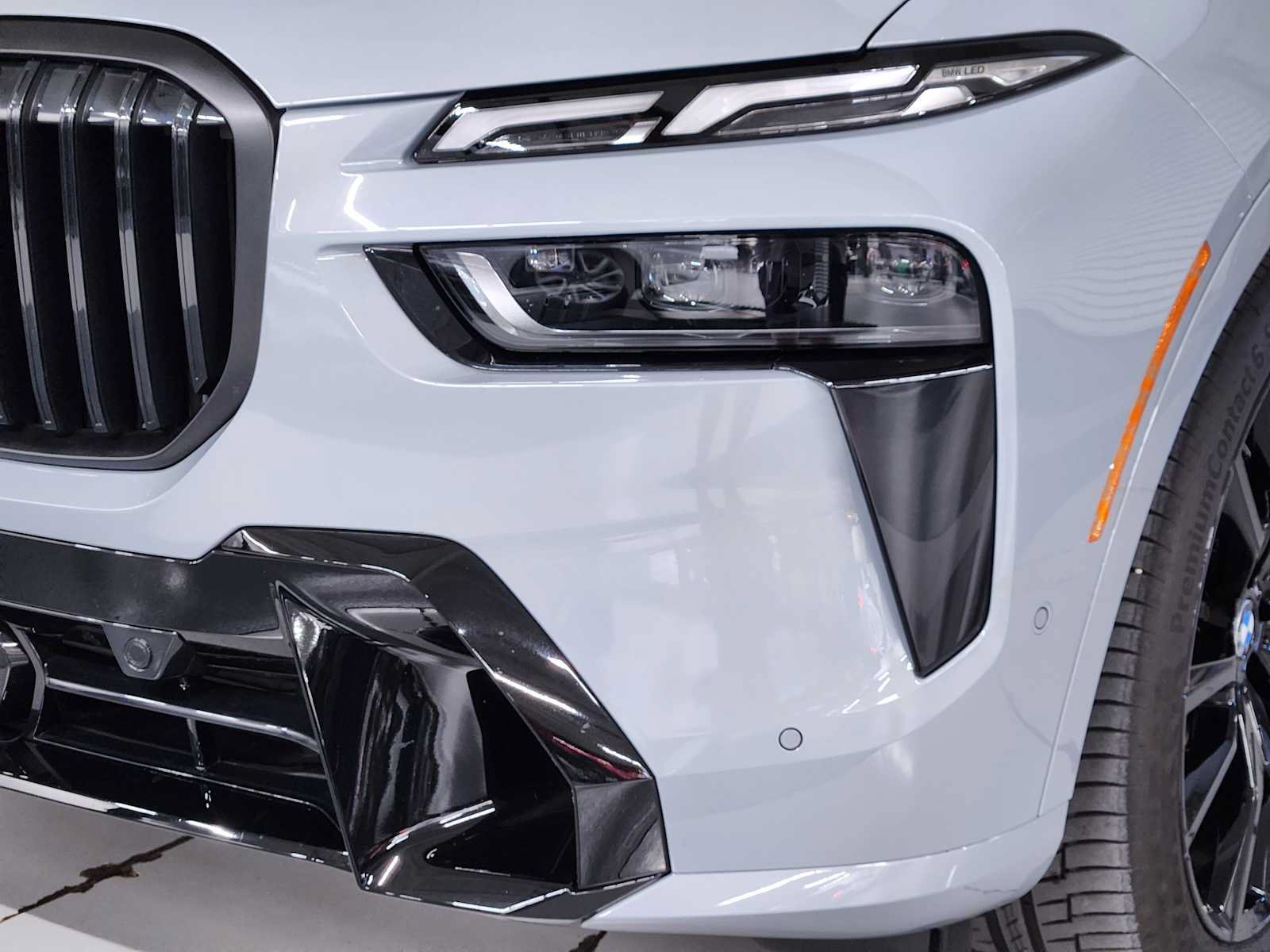 Used 2026 BMW X7 xDrive40i w/ M Sport Package AWD/4WD image 12