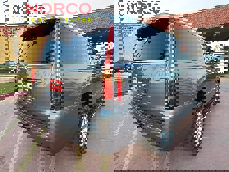 Used 2019 Cadillac Escalade ESV Luxury image 10