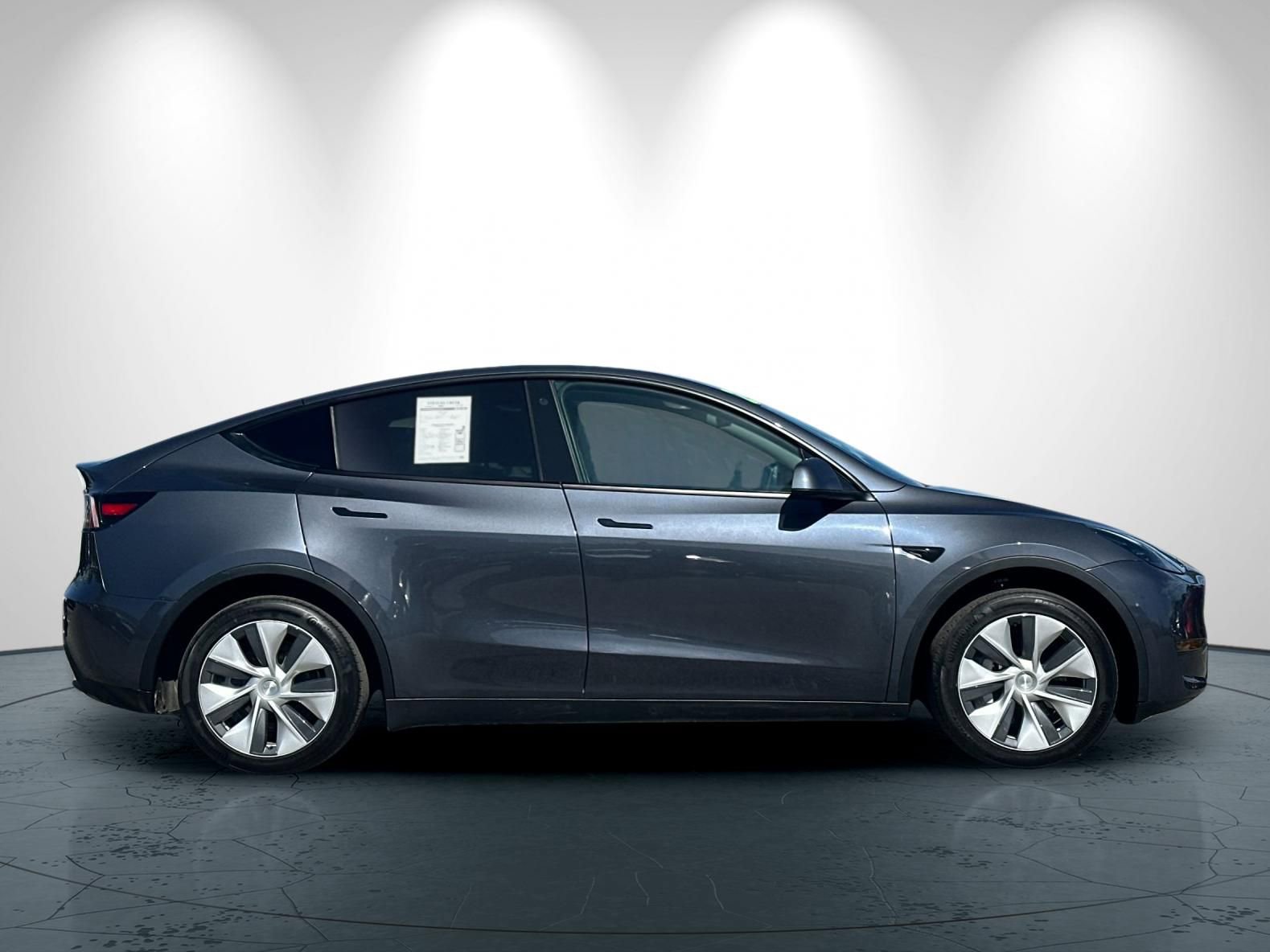 Used 2023 Tesla Model Y Long Range image 3