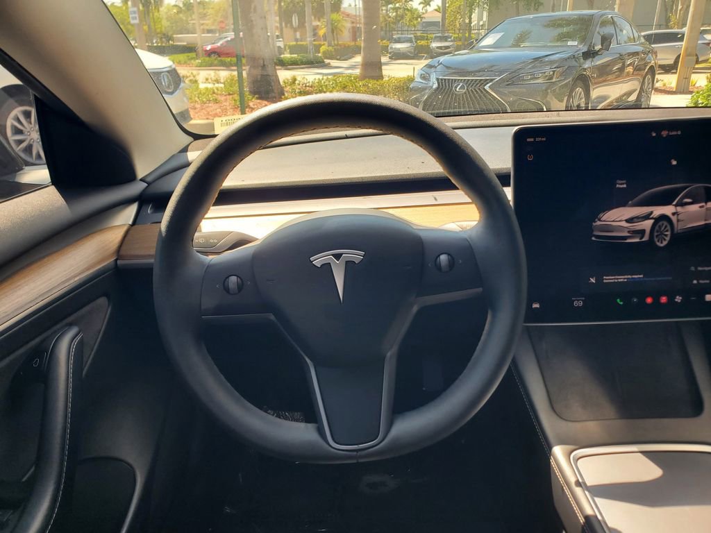 Used 2022 Tesla Model 3 image 23