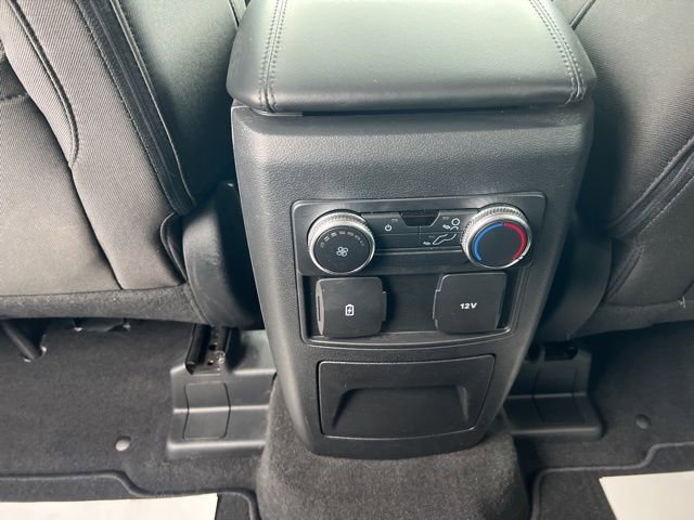 Used 2022 Ford Explorer XLT image 32