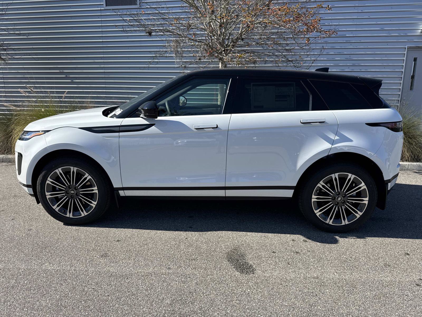 New 2026 Land Rover Range Rover Evoque S AWD/4WD image 2