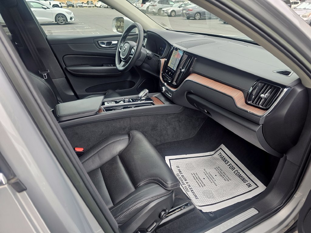 Certified 2023 Volvo XC60 B6 Ultimate AWD/4WD image 32