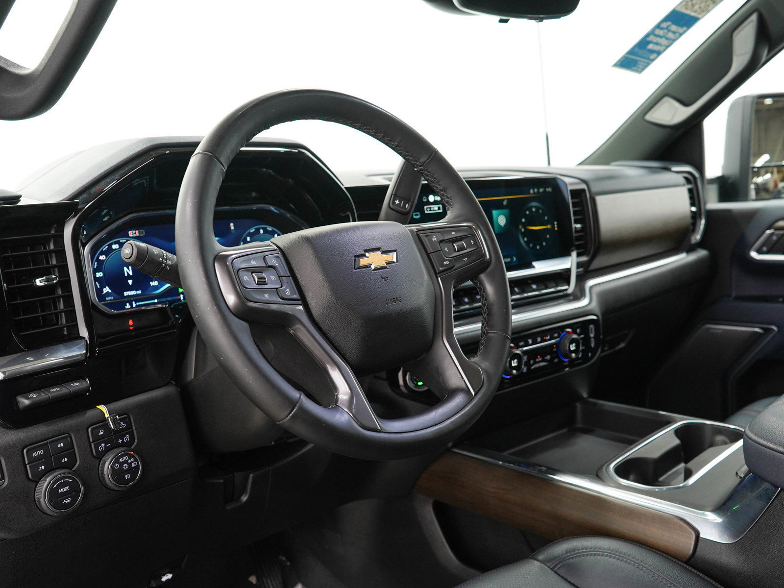 Used 2025 Chevrolet Silverado 2500 High Country w/ High Country Premium Package AWD/4WD image 27