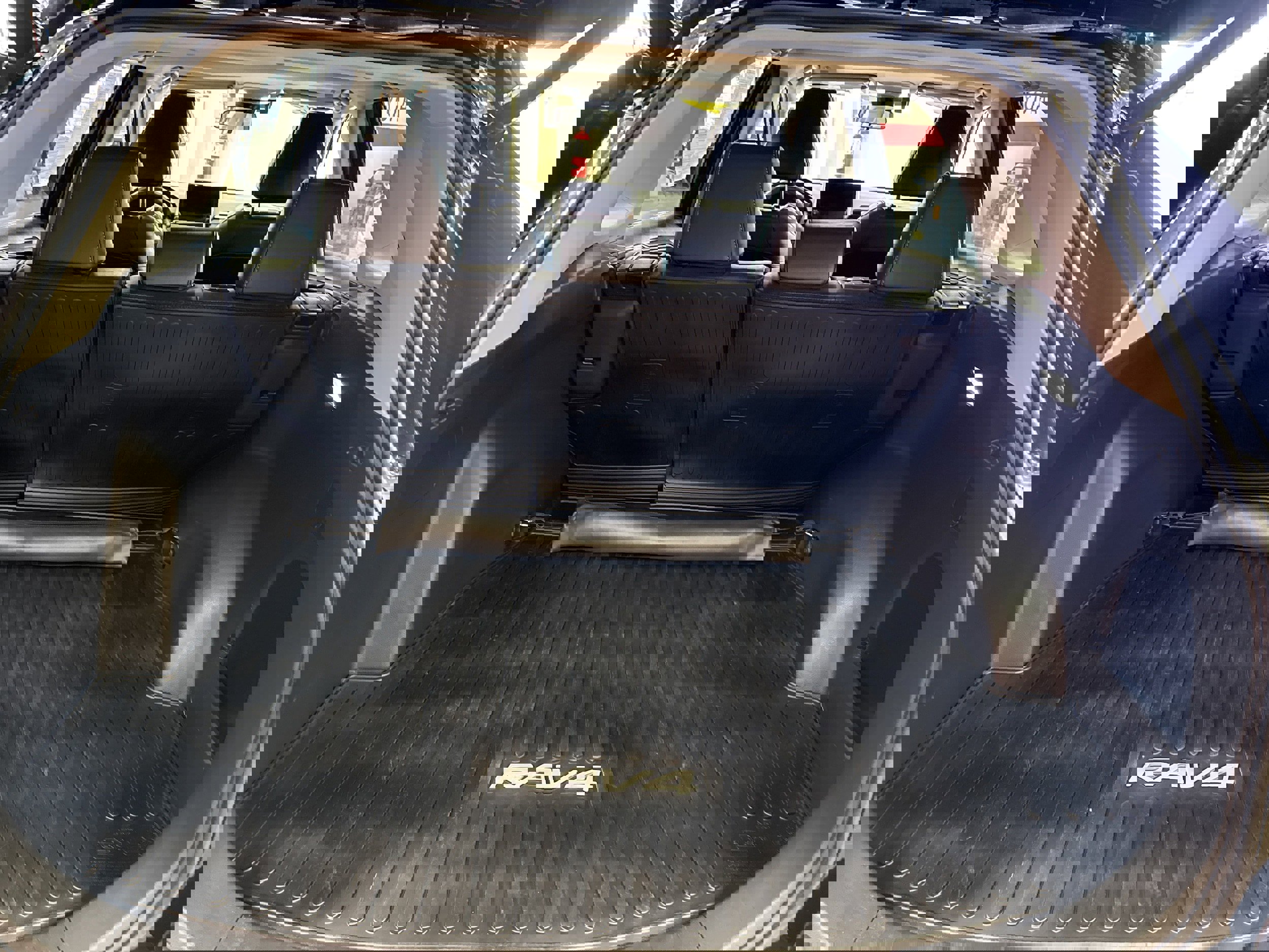 Used 2023 Toyota RAV4 XLE Premium image 22