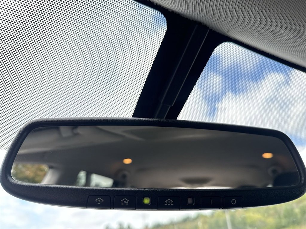 Used 2020 Nissan Pathfinder SV image 35