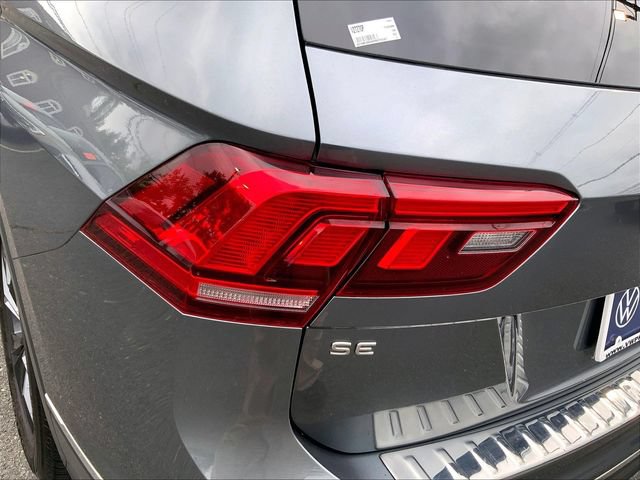 Used 2023 Volkswagen Tiguan SE w/ Panoramic Sunroof Package AWD/4WD image 29