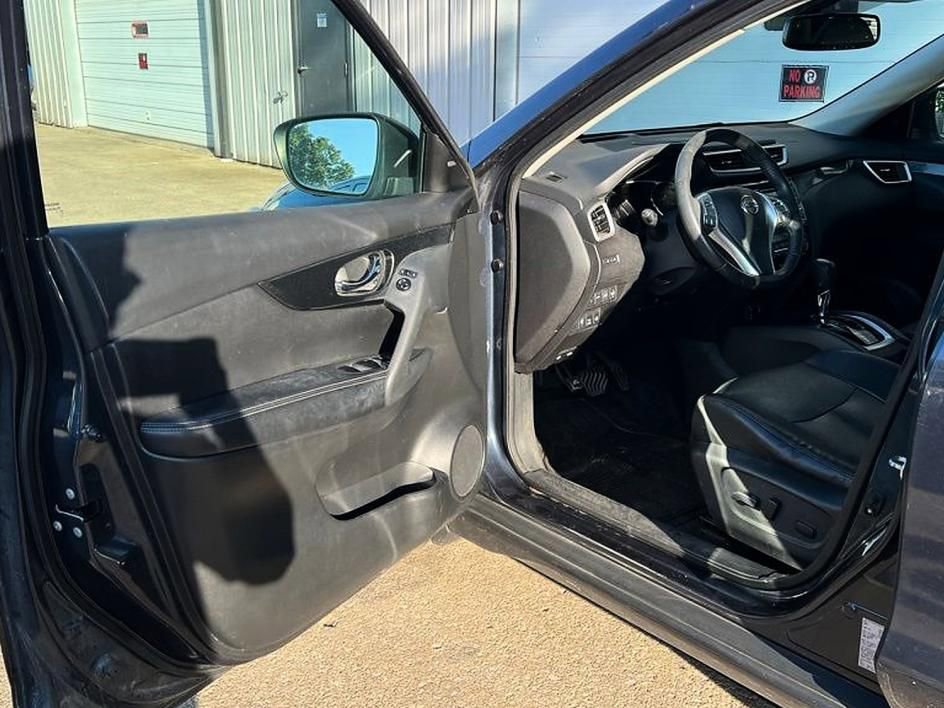 Used 2016 Nissan Rogue SL w/ SL Premium Package AWD/4WD image 9