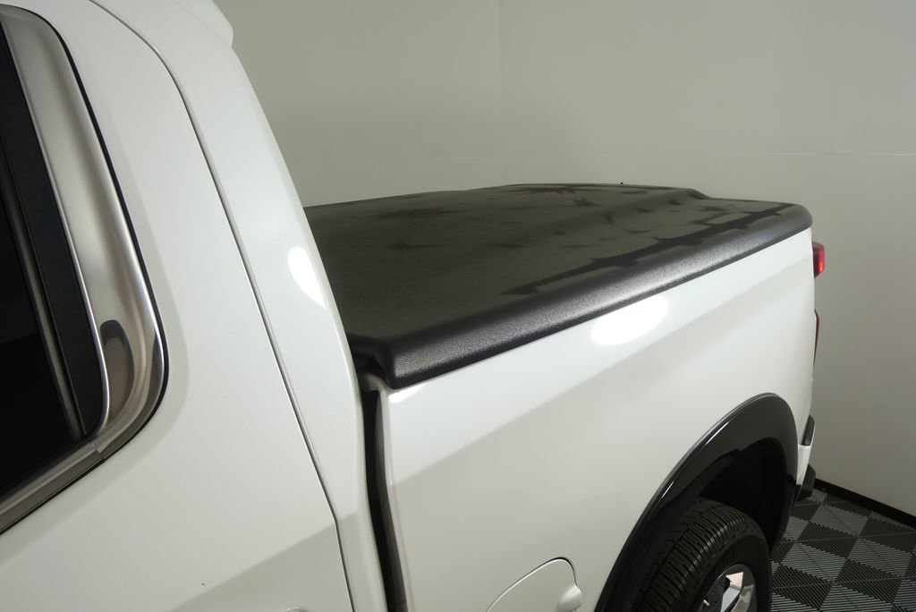 Used 2022 Chevrolet Silverado 1500 High Country w/ Z71 Off-Road Package AWD/4WD image 9