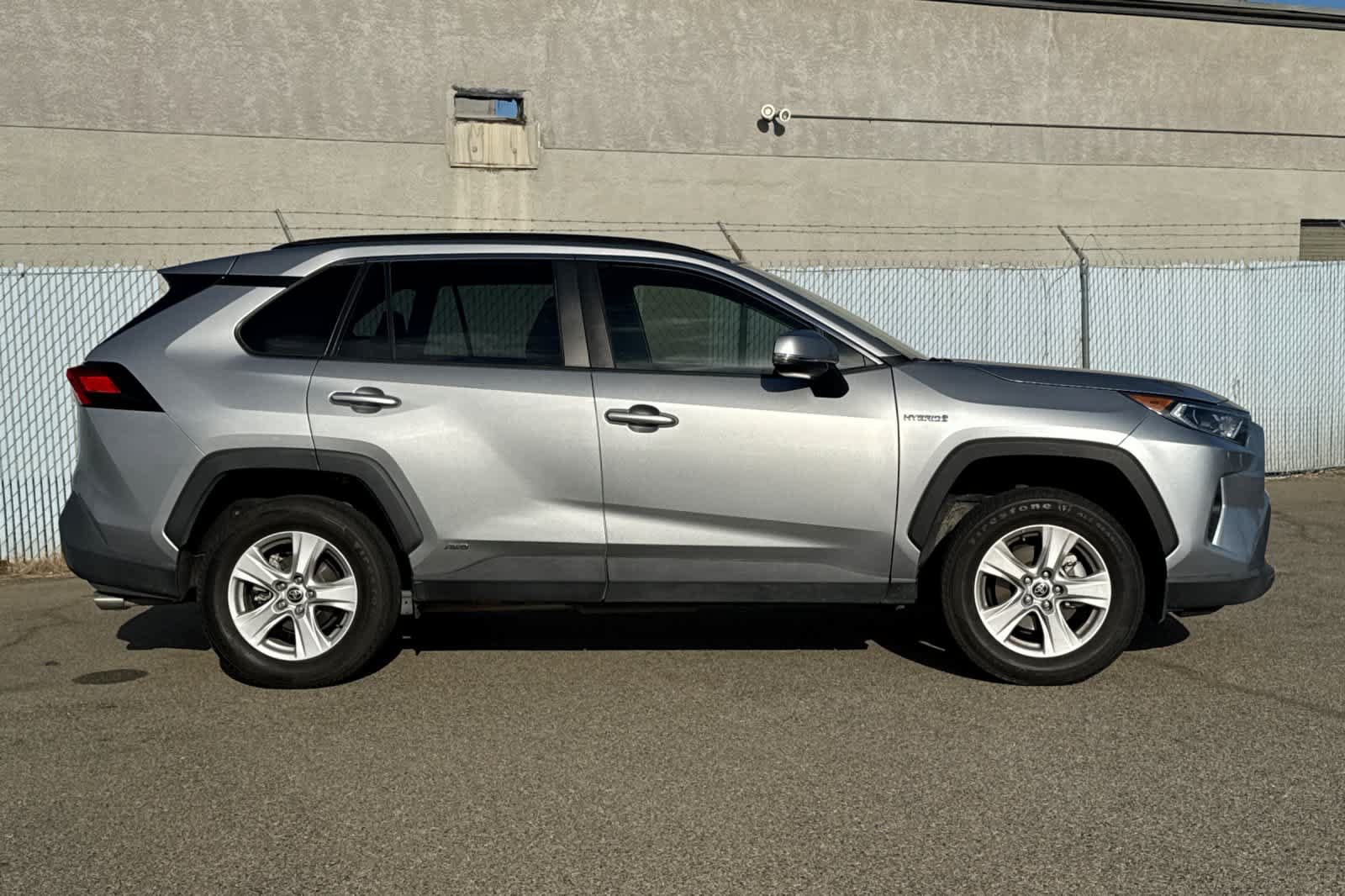 Used 2021 Toyota RAV4 XLE AWD/4WD image 6