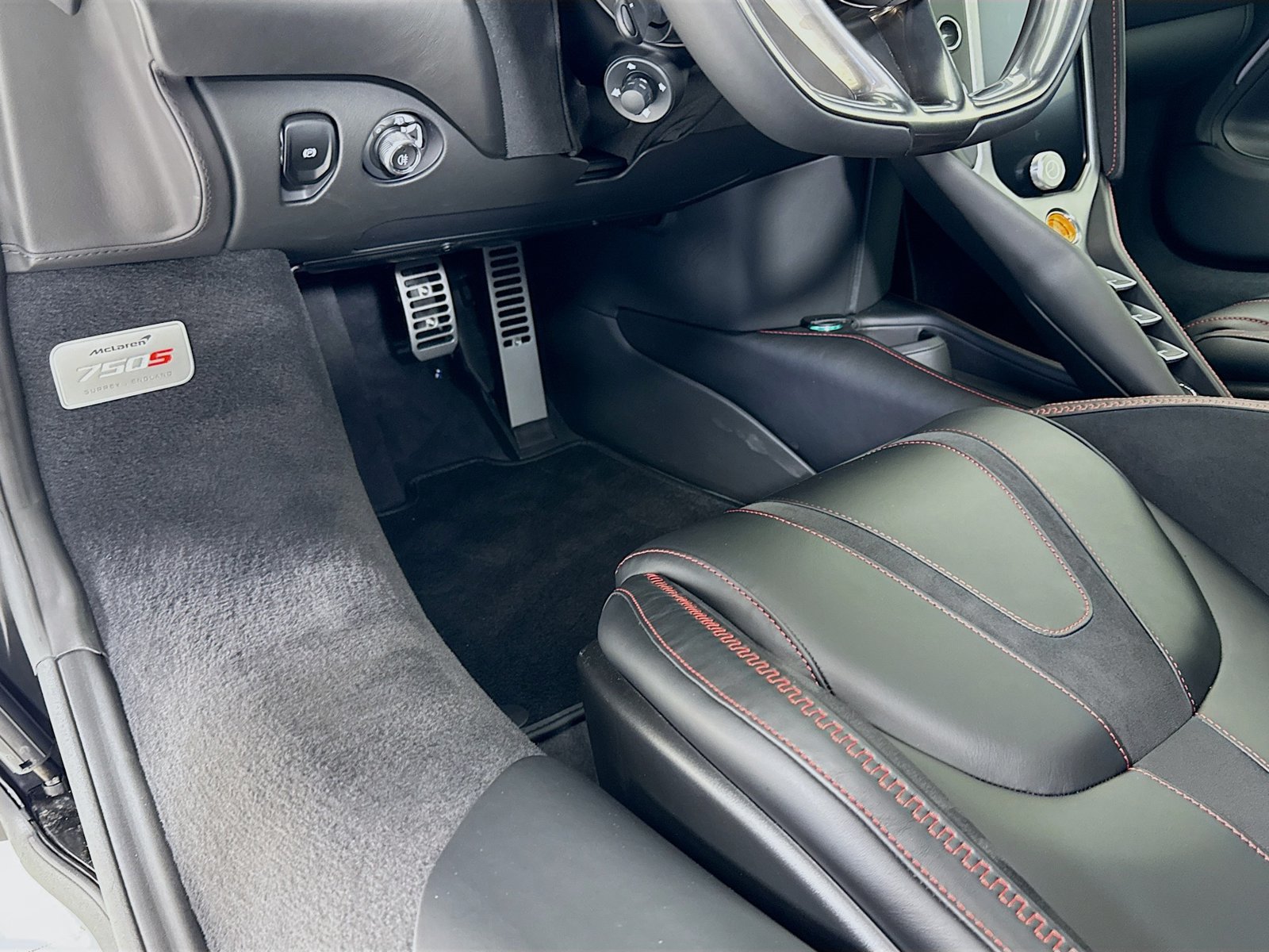 Used 2026 McLaren 750S Spider RWD image 23