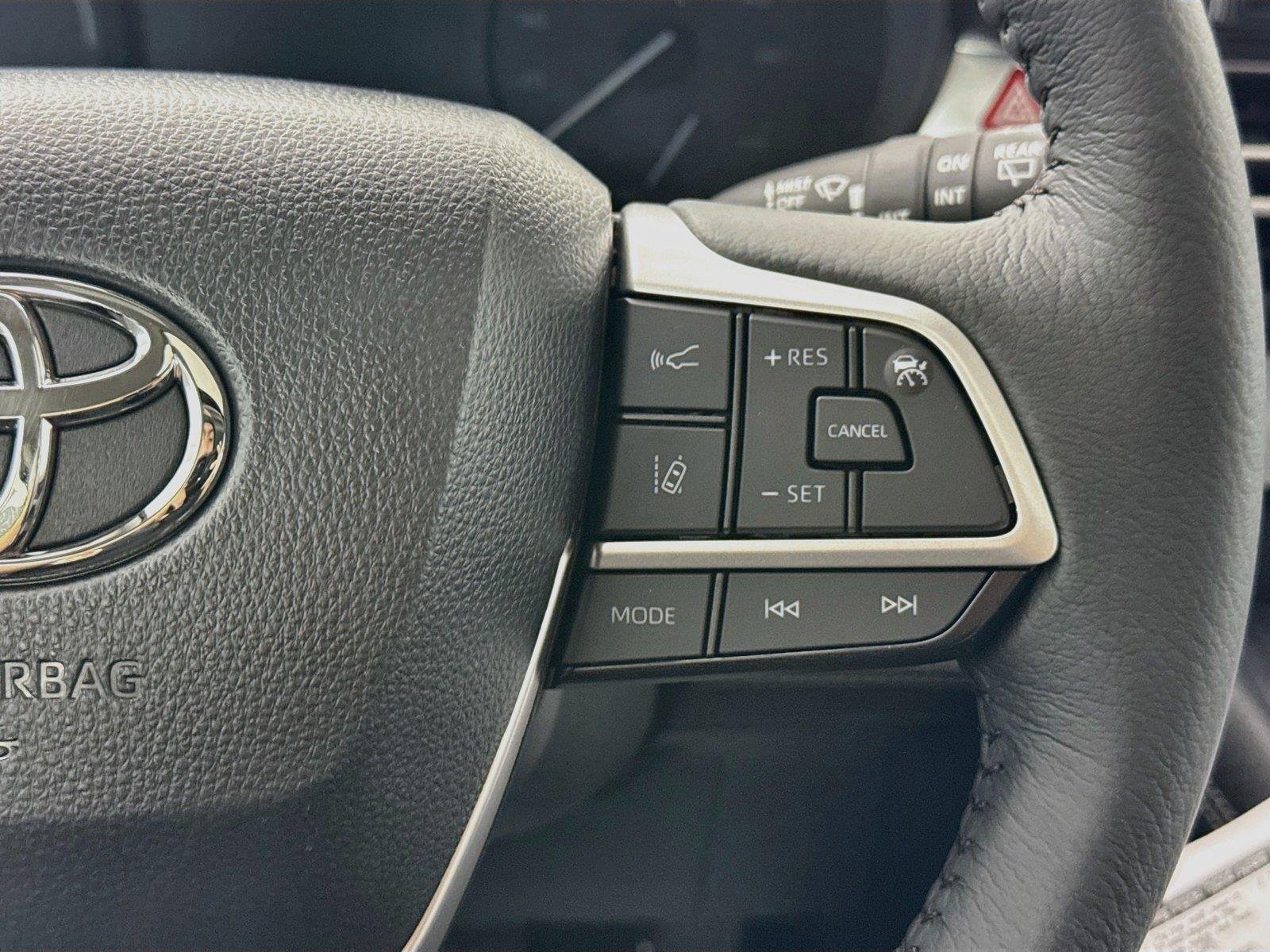 New 2026 Toyota Sienna XLE FWD image 20